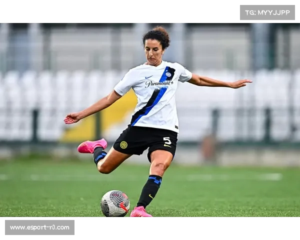 萨索洛女足战绩出色，稳居积分榜首位