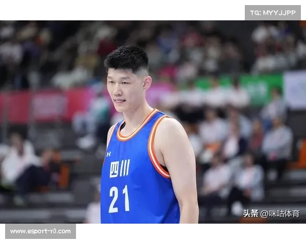 男篮黑马四川受关注，周琦胡金秋双塔威力
