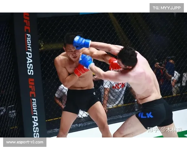 狄更斯爆冷KO奥运冠军巴特尔加齐耶夫，夺得WBA超羽量级金腰带